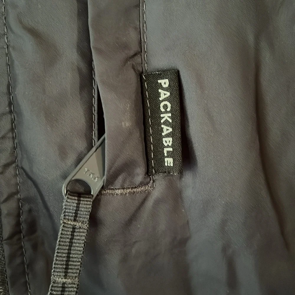 Columbia Jacket Men’s Large Black Packable Hooded Windbreaker Lightweight Rain - Picture 3 of 8